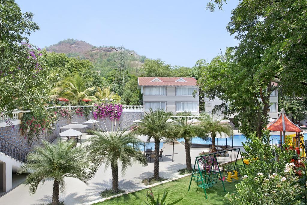 Villa San Lawrenz Лонавала Экстерьер фото