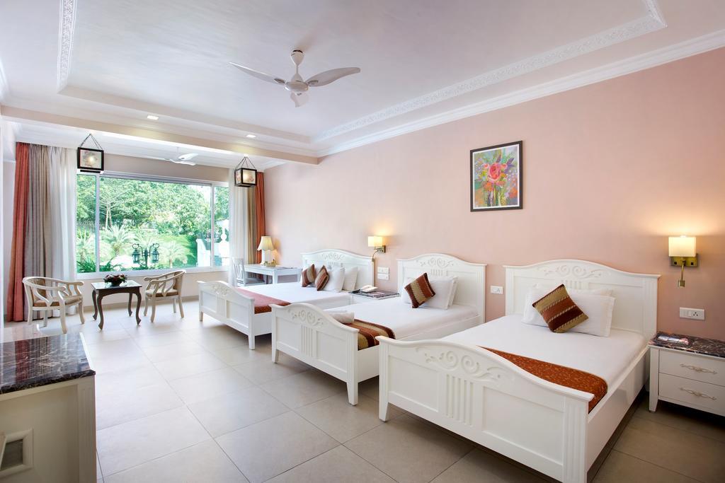 Villa San Lawrenz Лонавала Экстерьер фото