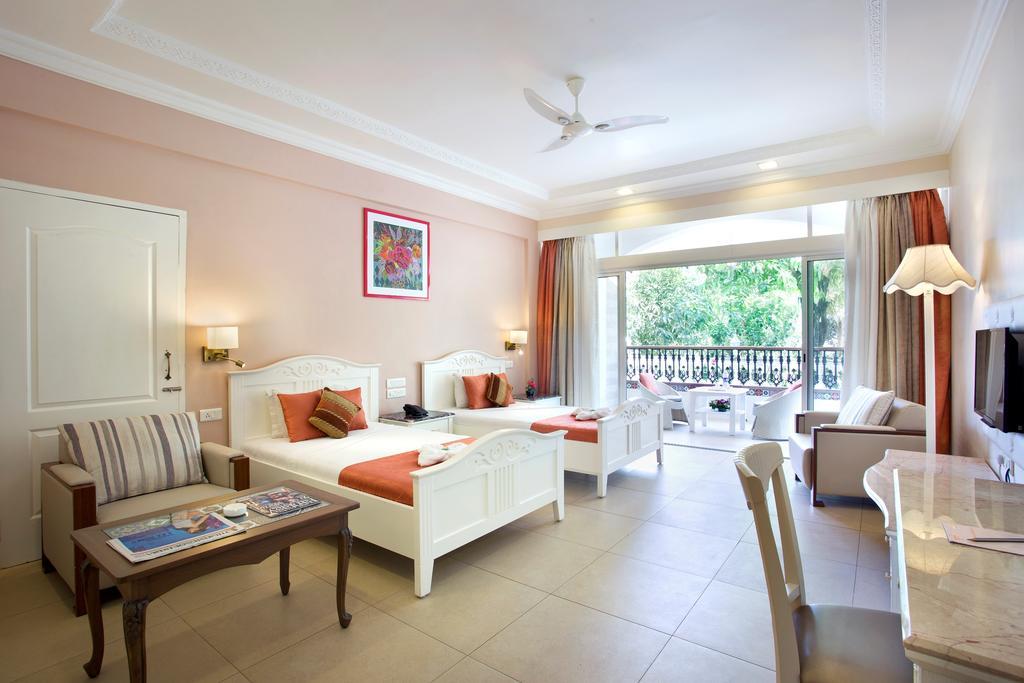 Villa San Lawrenz Лонавала Экстерьер фото