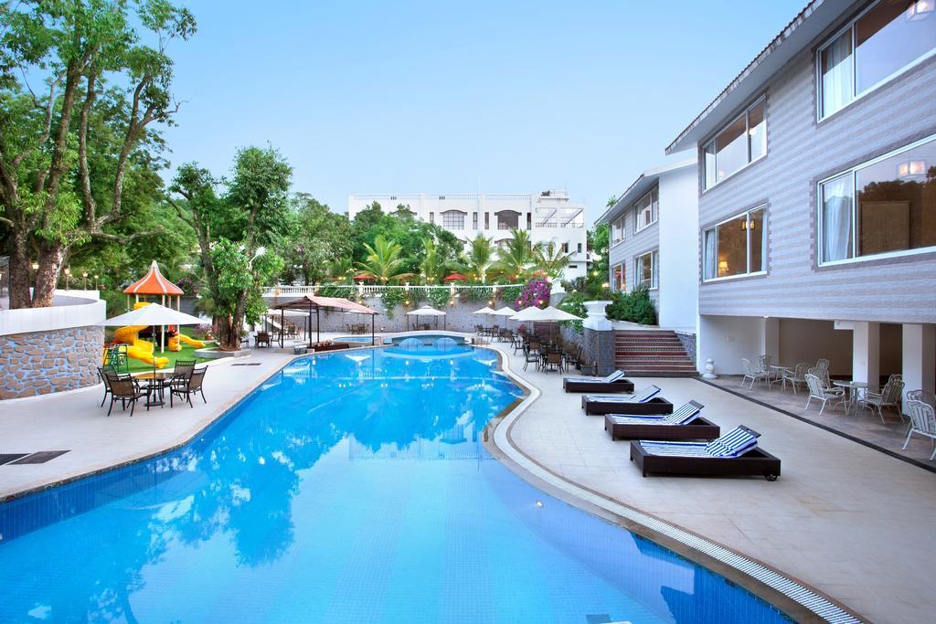 Villa San Lawrenz Лонавала Экстерьер фото