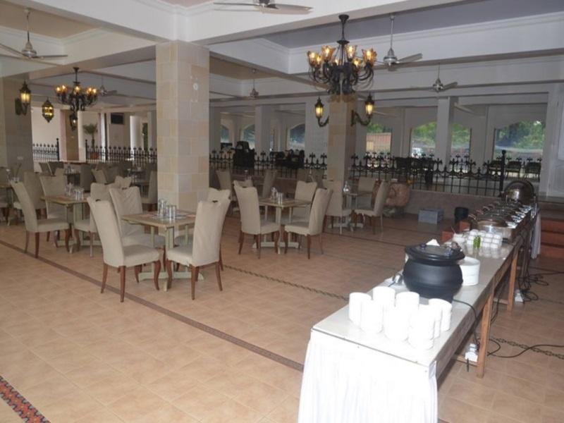 Villa San Lawrenz Лонавала Экстерьер фото